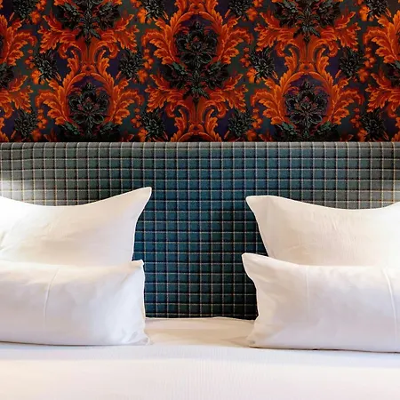 Motel One Edinburgh-Princes-2