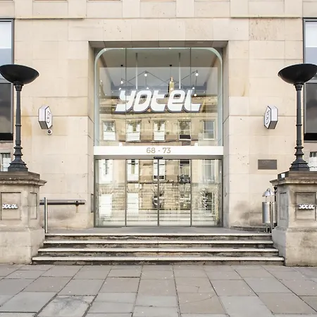 YOTEL Edinburgh-2