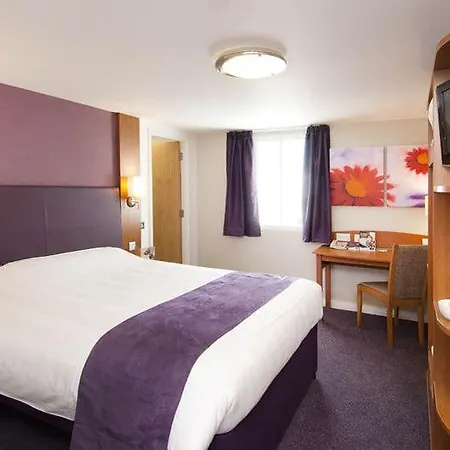 Premier Inn Edinburgh-3