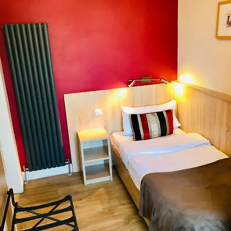 Dene Guest House, New Town-3