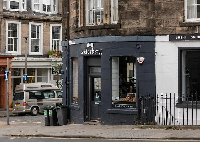 Hotels in EdinburghBroughton Townhouse
