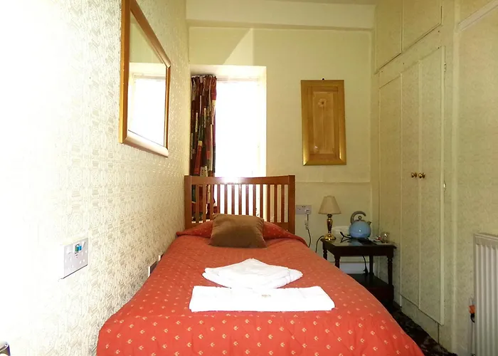 Hotels in EdinburghAveron Guest House