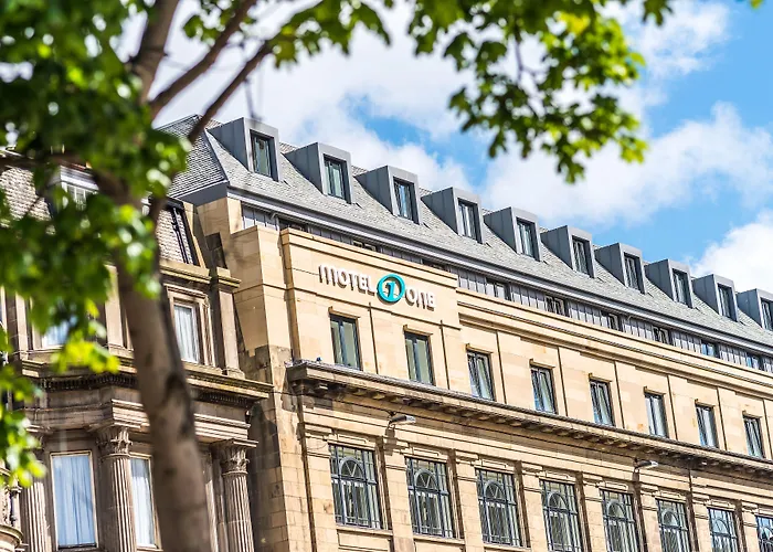 Hotels in EdinburghMotel One -Princes