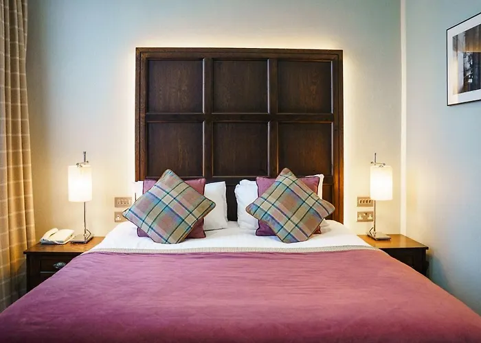 Hotels in EdinburghParliament House