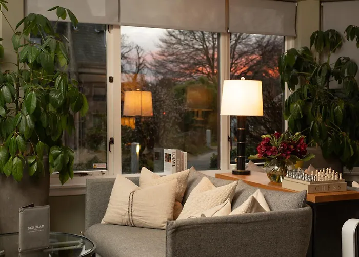 Hotels in EdinburghScholar