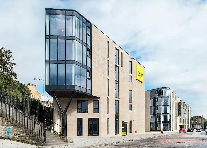 Destiny Student - Holyrood Hotel Edinburgh